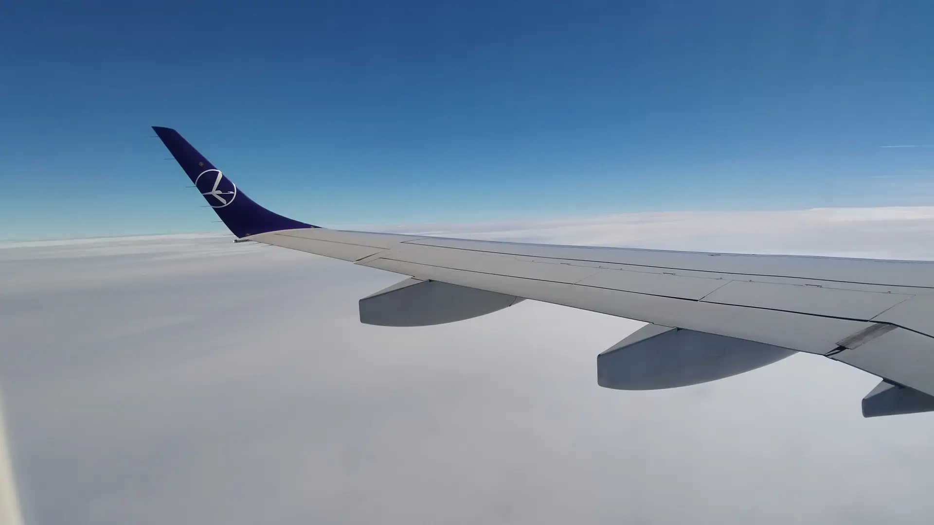 Jak się tu dostać samolotem?